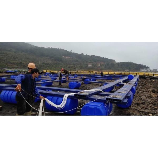 Machines de pêche Pontoon en plastique Cage d'élevage de poissons avec source d'alimentation hydraulique et type de treuil d'engrenage de pêche