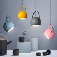 lumière pendante de boule colorée pendante moderne verre-métal de lumière de 20cm