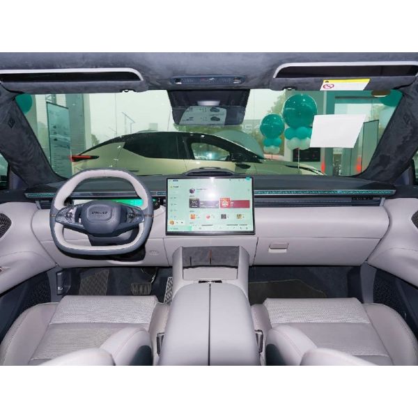 2024 766 km Range Lynk&Co Z10 4-door 5-seater Medium Large Rear Wheel Drive Electric Sedan Rear Seat LCD Screen 70-90kWh Battery