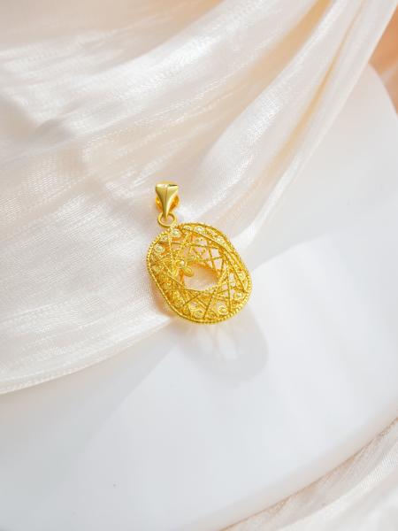 Unisex 24K Gold Jewelry Simple and Pure for Timeless Style Statement