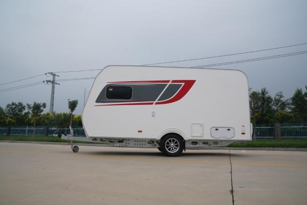 Les remorques minuscules légères remorquables de voyage de camping de remorques rassemblent Sofa Furniture