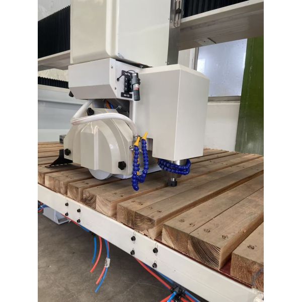 ZEUS 4 Axis 4+3 Bridge Cutting Machine Granite Marble 15KW Motor Pump CNC Stone Saw Cutter Customizable 220V/380V High Safety