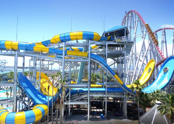Water Park Equipment Fiberglass Water Slide 9-18M Platform Height With Swimming Pool