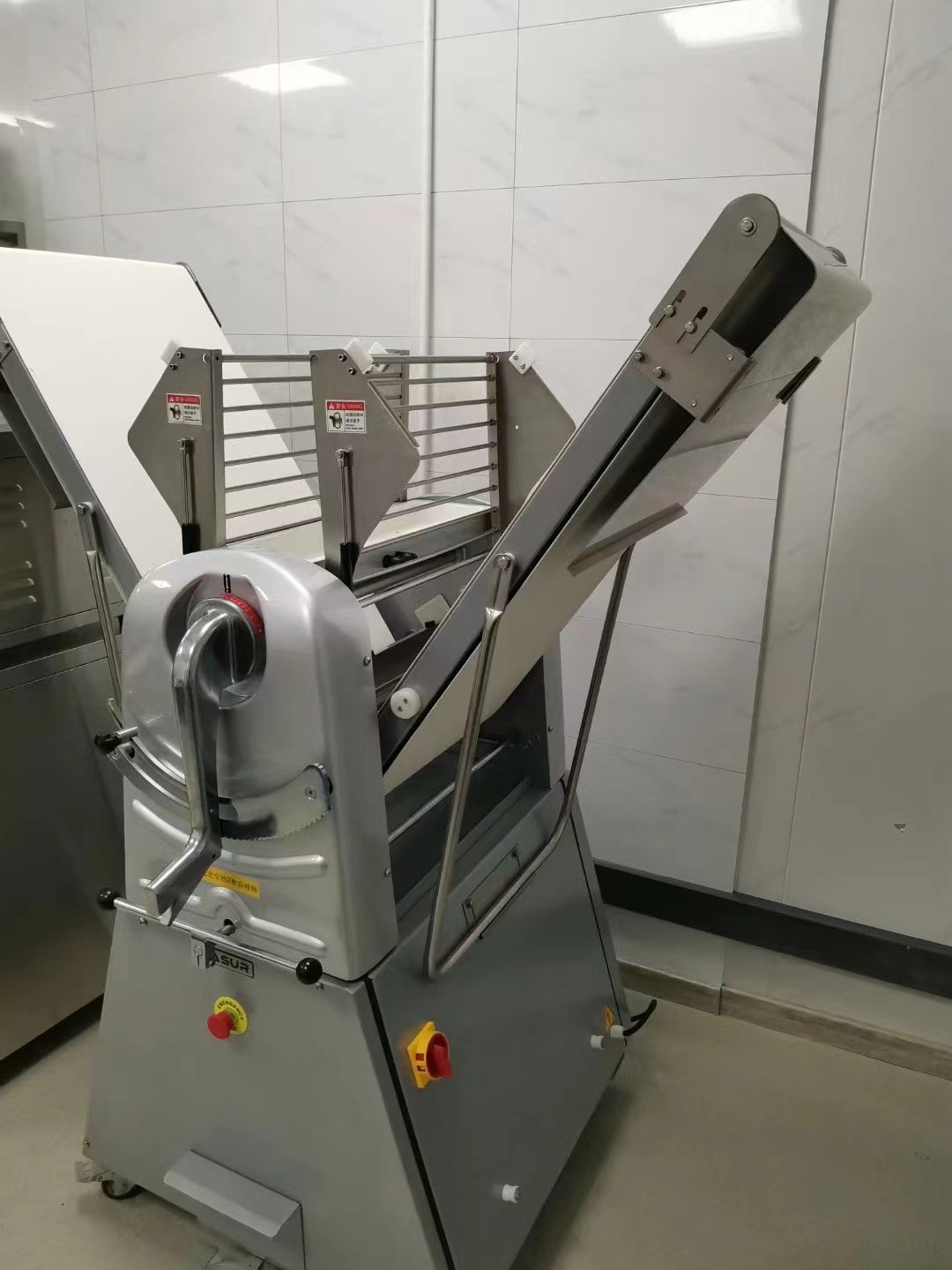 ролик теста Yasur 0.75kw машины Sheeter теста пекарни 500mm Revisable сверхмощный