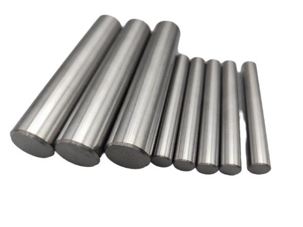 Barre en carbure cimenté à haute résistance à l'usure et aux propriétés résistantes à la corrosion.
