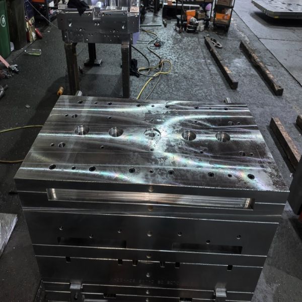 JIS Standard Precision Hot Forging Die Custom Size Injection Mold Base for Plastic Mould