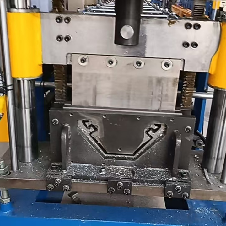 0.3-0.8mm PPGI Galvanized Sheet Aluminum Rain Gutter Roll Forming Machine Residential Commercial Building Roof Drainage Project