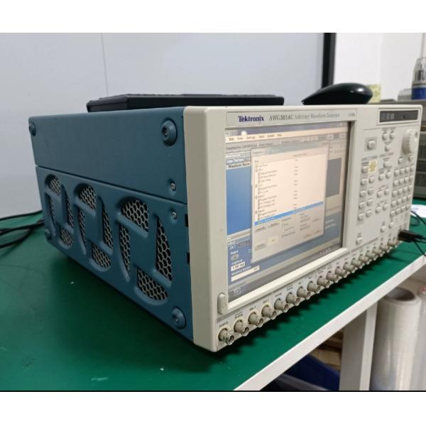 Tektronix AWG5014C произвольный генератор форм волн 1.2 Gsample Per Second 14 бит разрешение 4 канал