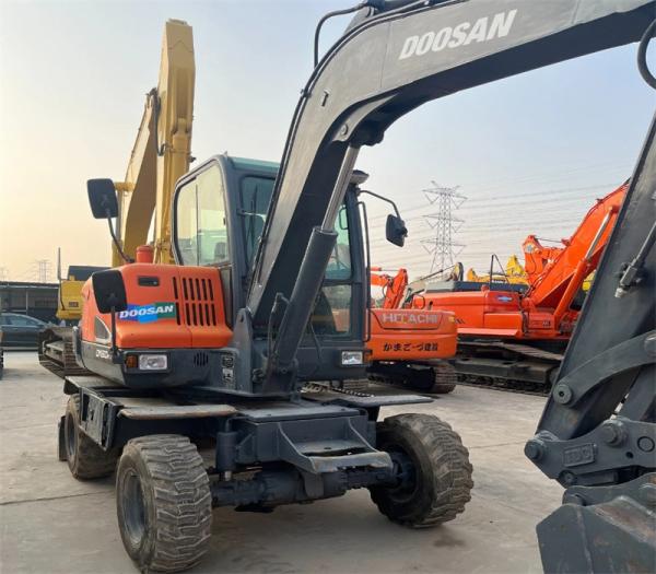 Secondhand Doosan Hydraulic Excavator Pre Owned Excavator 7530mm Radius