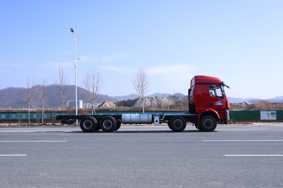 Dongfeng 8x4 Heavy-Duty Off-Road Truck Prototype Chassis