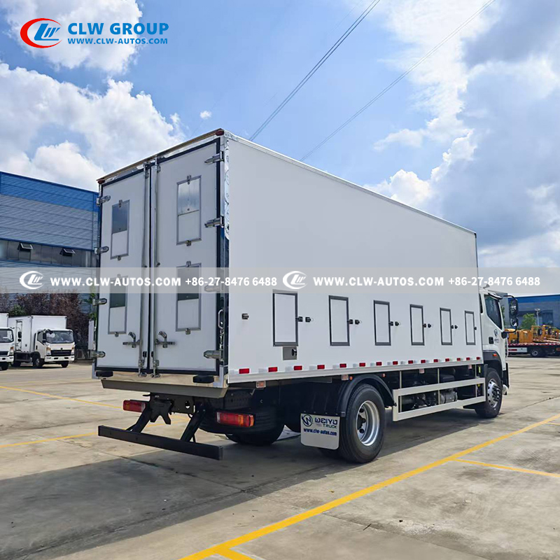Foton 6.8m Insulated Poultry Transport Truck for 40,000-60,000 Day-Old Chicks