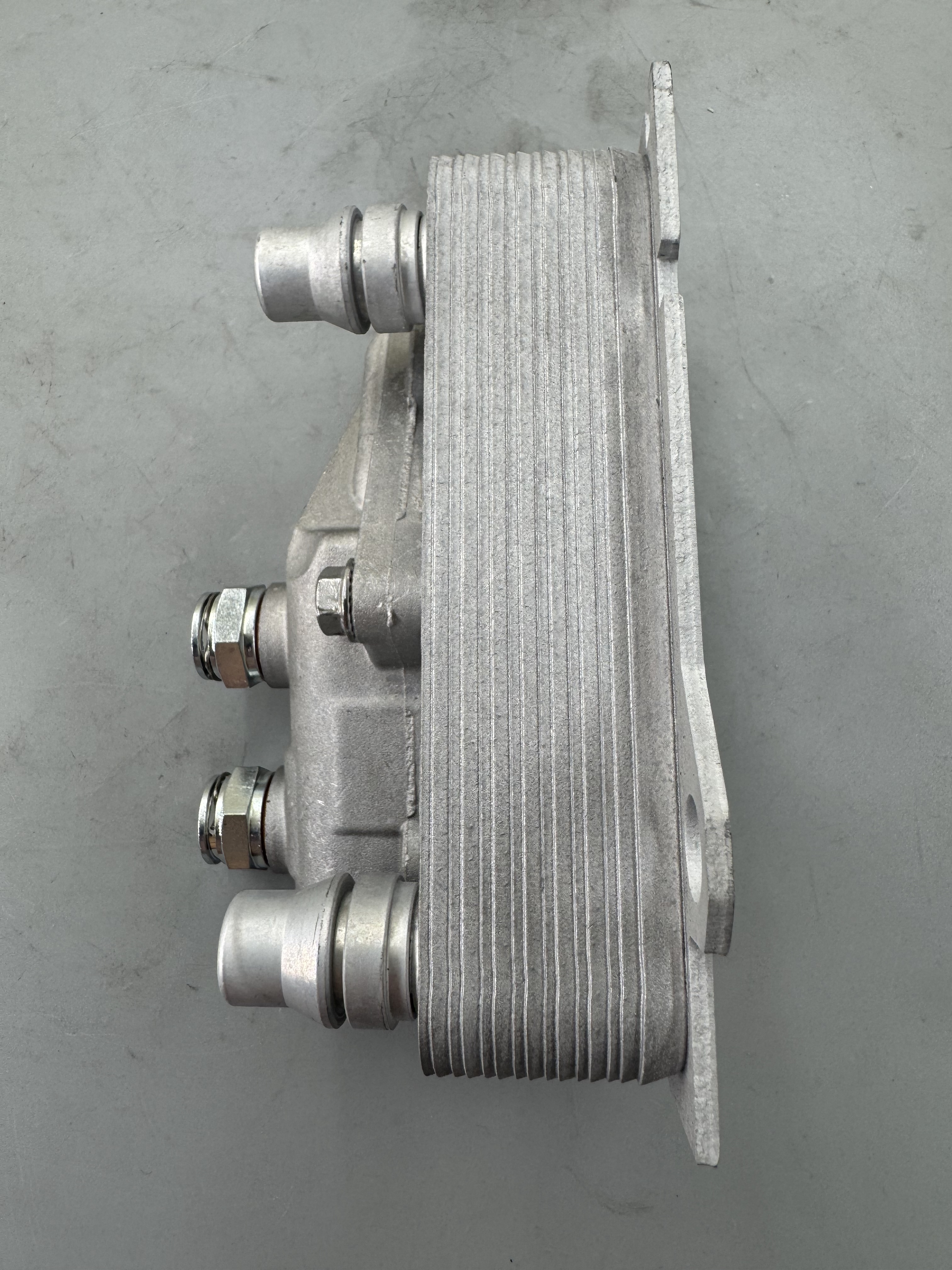 Original quality gearbox radiator 0995001900 for Mercedes Benz