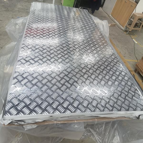 6.5mm Embossed Aluminum Sheet Anti Slip Surface 6A02 Perforated Aluminum Sheet
