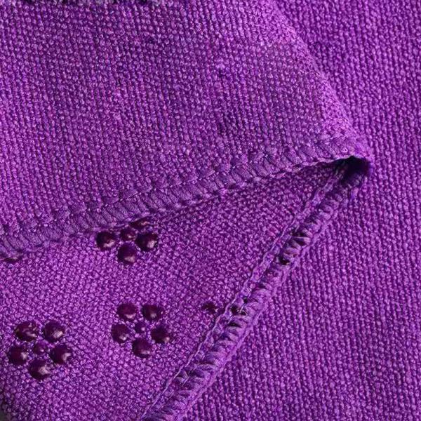 Une serviette de yoga non glissante absorbante douce serviette de gym Eco-friendly Silicone Gel Dot Yoga