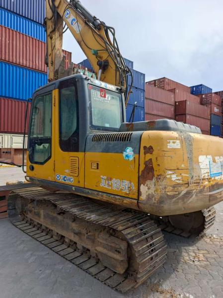 XCMG XE185D 中古 クローラー 掘削機 強力 性能 効率 安定 移動性