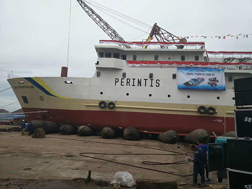 Воздушные подушки морского пехотинца природного каучука запуская