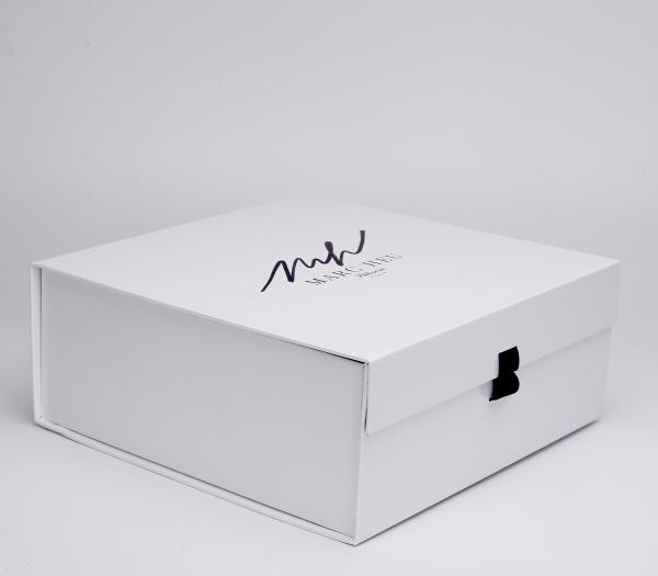 Folding Magnetic 185g fancy paper White Packaging Box For Apparel