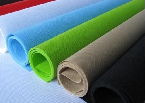 Résistance aux températures élevées Tissu non tissé en PET 120 g Poids de base sur mesure