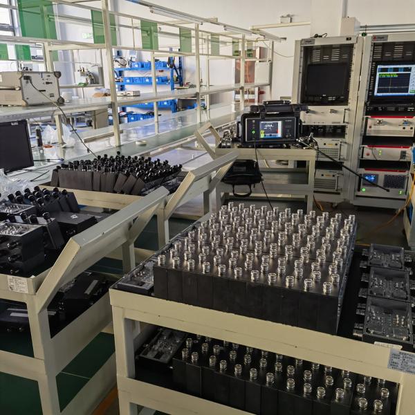 698-4000 МГц UHF 3X3 гибридный комбайнер для нейтрального хоста в здании