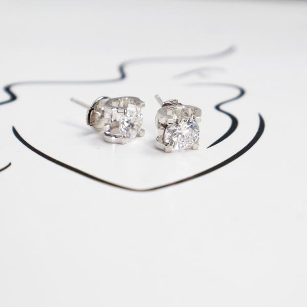 Classic 1 Carat Lab Grown VVS 1 Round Cut Diamond 18K Gold Stud Earrings Wholesale Jewelry for Weddings and Parties Men Women