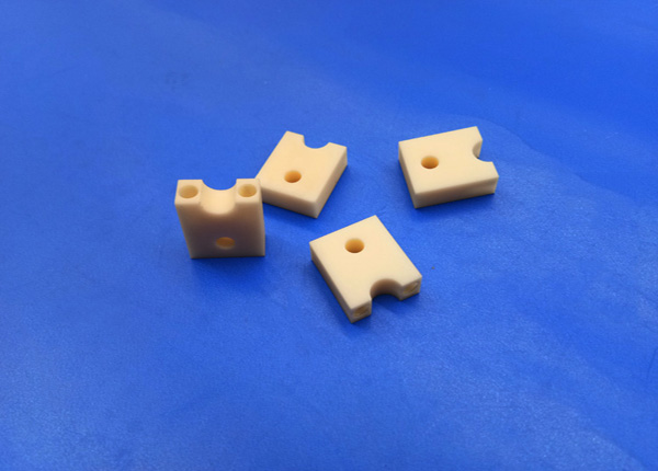 Alumina Ceramic Threaded Fittings Small Size CNC Machine Parts
