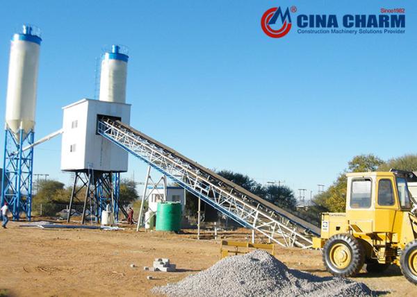 O misturador JS1500 concreto conduzido bonde combinou com a planta de mistura de tratamento por lotes de tratamento por lotes concreta do concreto da planta HZS90