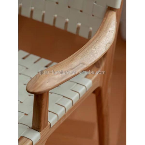 Two Years Guarantee Wooden Dining Chair with Solid Wood Frame and PU Leather Seat Cushion