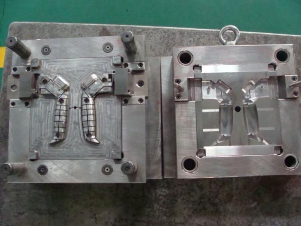 DME Injection Clothes Hanger Mold Prototype Plastic Parts