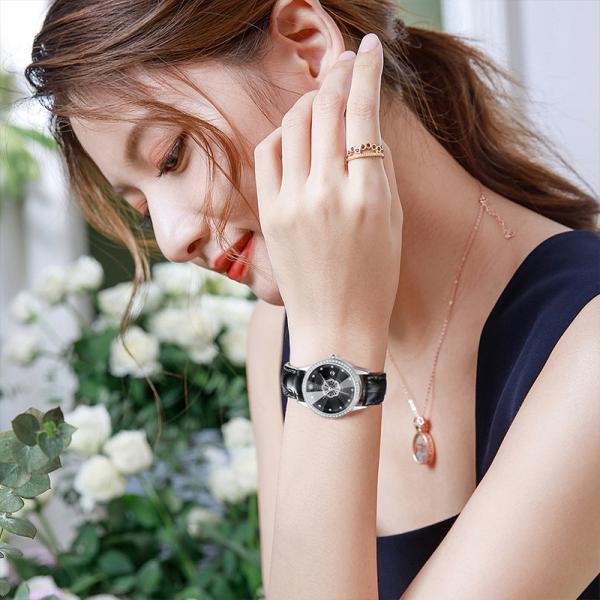 Ladies Diamond Studded Watches Leather Quartz Movement Diamond Encrusted Watch