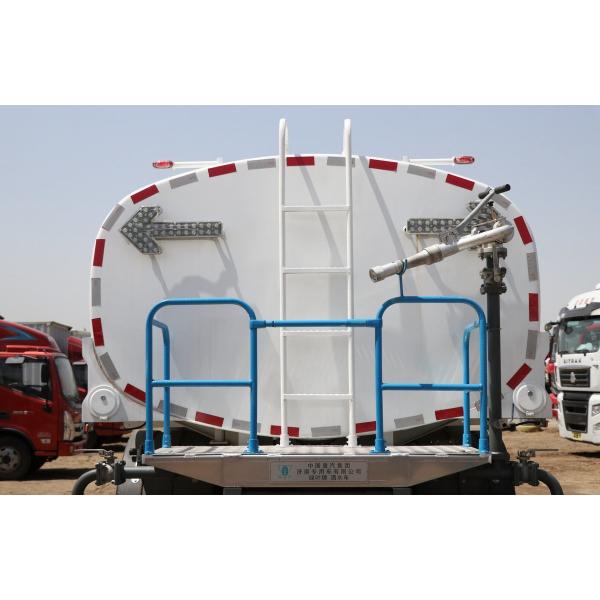Sprinkler Water Tanker Truck 6*4 Sinotruck Sitrak 14m³ Capacity Tanker 9.5 Meters Long 10 Wheels