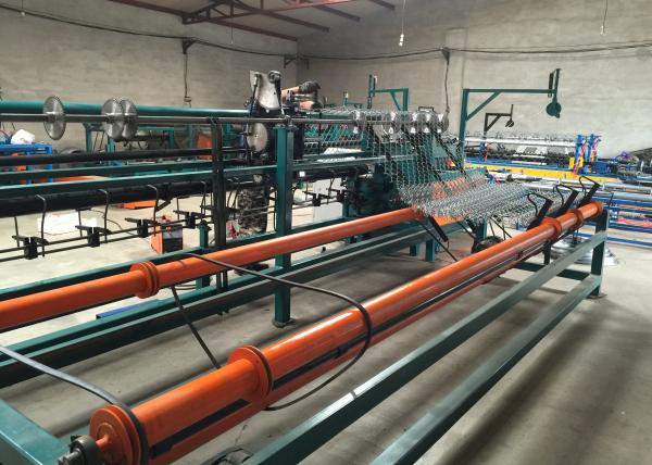 1 - 6M Chain Link Fence Equipment , Diamond Mesh Fencing Machine Easy Operation