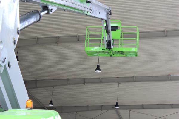 Building  Self Propelled Boom Lift 27m Extended Manlifts Aerial Work Platform