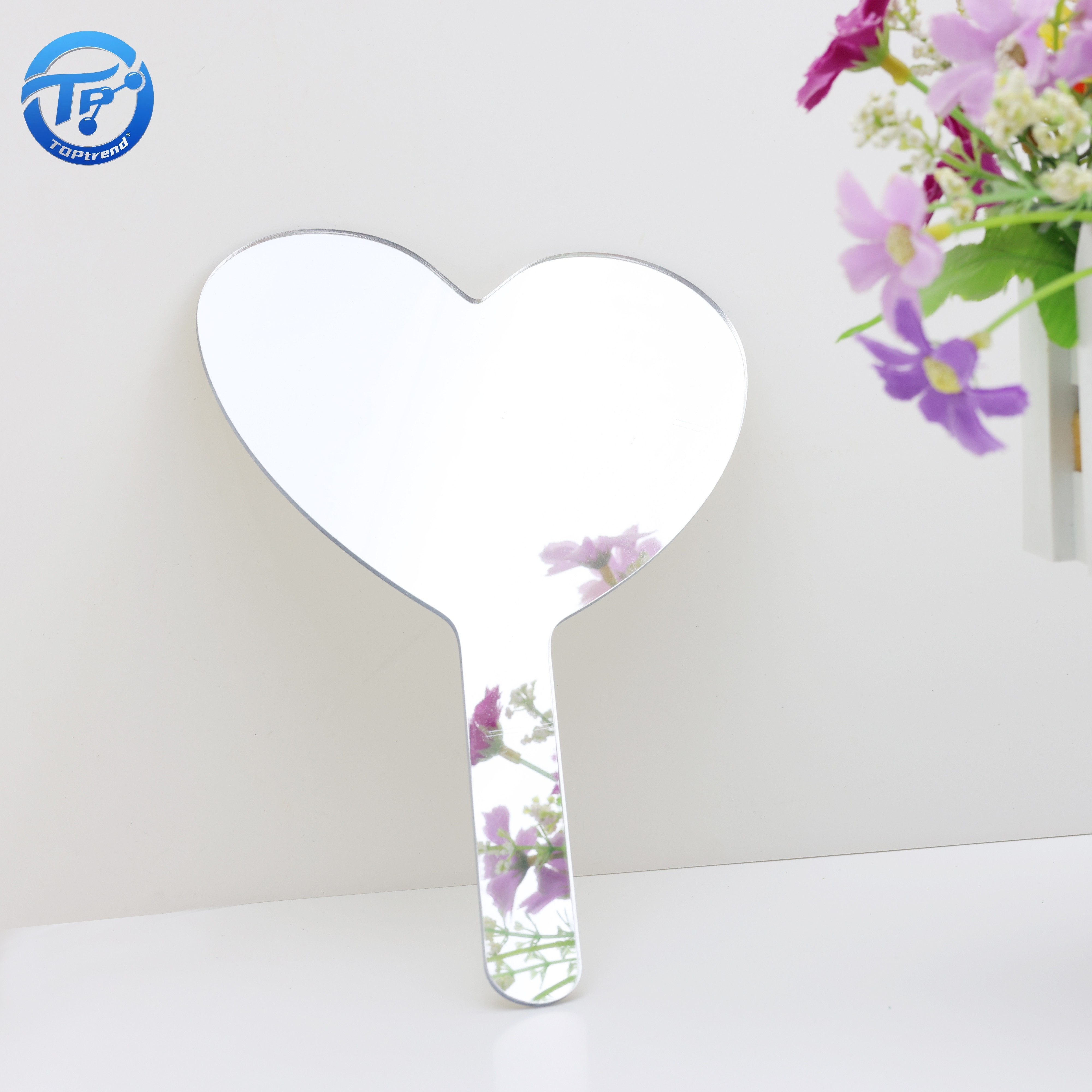 Heart Shaped Acrylic Mirror Sheet Integrated Handle PMMA Acrylic Mirror For Beauty Salon