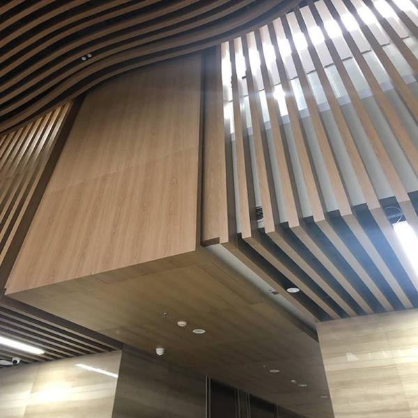 Netted Mahogany Grain Color metal Baffle Ceiling U Shaped
