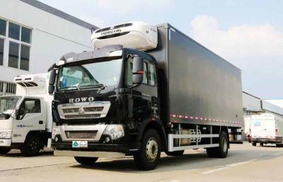 SINOTRUK HOWO T5G 240horsepower 4*2 refrigerator truck 7.72M 44CBM MAN ENGINE