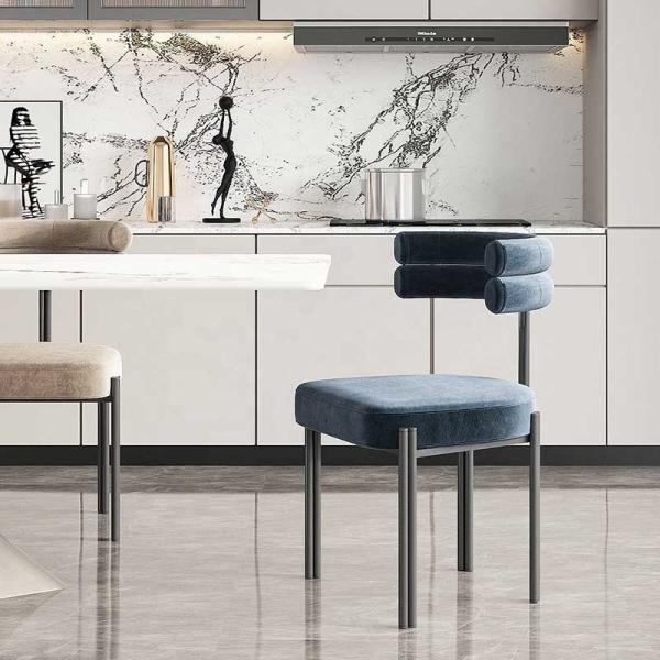 Négociation à la maison de loisirs de demi fauteuil simple italien d'arc dinant la chaise