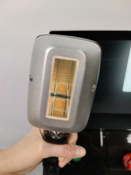 Customizable 1200W Diode Laser Hair Removal Machine 12Bars Standard English Manipulation Language