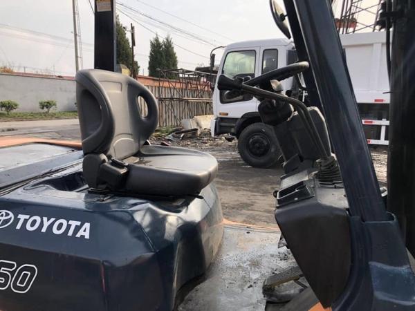 Japan Made Toyota 5ton Used Diesel Forklift Truck 7fd50 With Side Shift