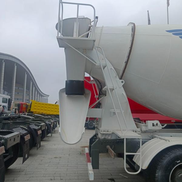 12m3 HOWO Cement Mixer Truck with Sinotruk Chassis EEC Certification and Customization