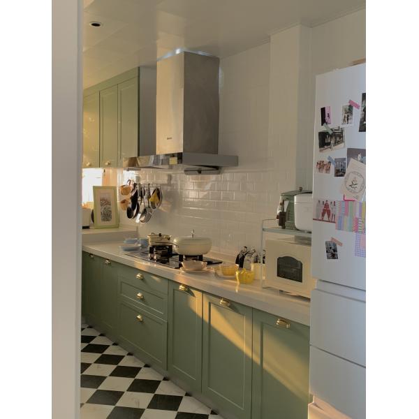 Oak Woodgrain Finish Waterproof Particle Board Kitchen Cabinet For Villa