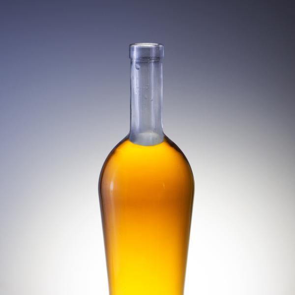 Custom 750ml Glass Bottle Weight Base Material Glass 500ml Glass Liquor Bottle For Whiskey