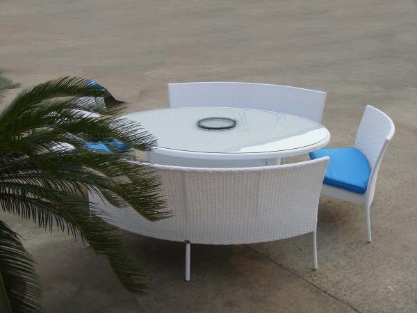 Rattan Garden Dining Sets With Bench , Patio Table And Chairs Set