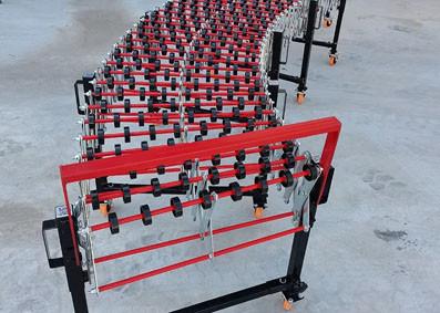 Non-powered or Powered Flexible Skate Wheel Conveyor For Conveying