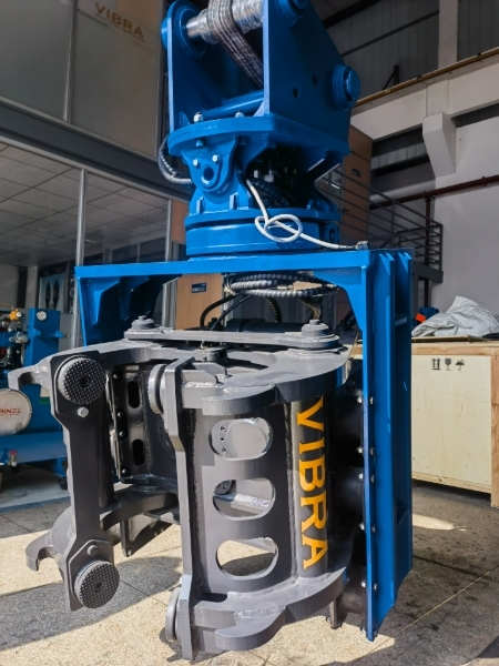 SV200 Side Grip Pile Driver with Bidirectional Tilt Driving Head – Ideal for Factories, Bridges & Urban Sites