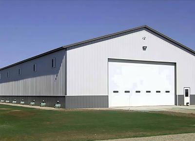 Fabricación de estructuras prefabricadas de acero para edificios comerciales