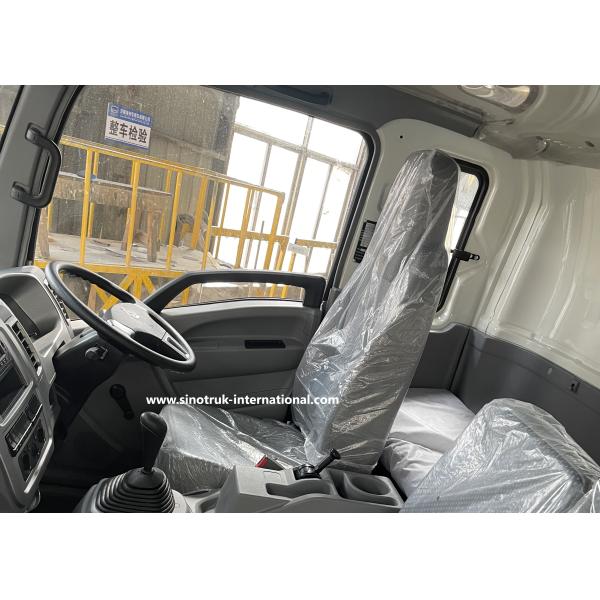 Low Energy Consumption 4x2 10 Ton Refrigerated Truck 160HP RHD