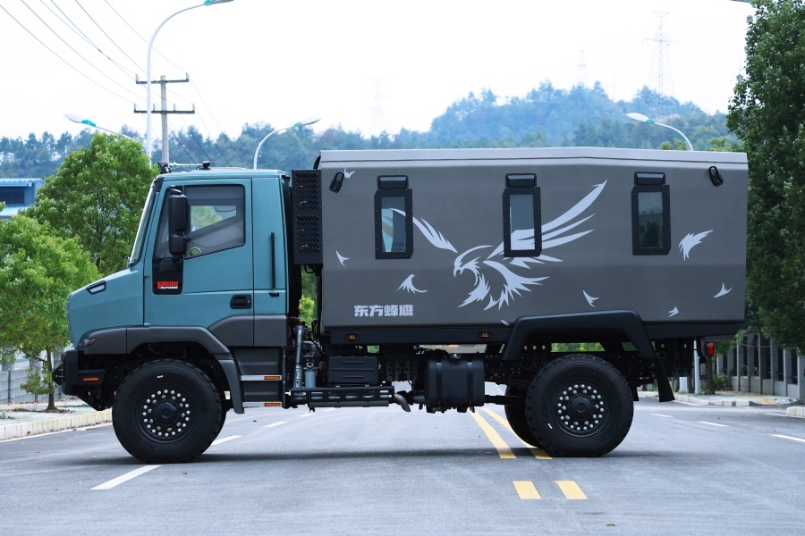 4x4 Off-Road Multi-purpose Square Cabin Personnel Carrier