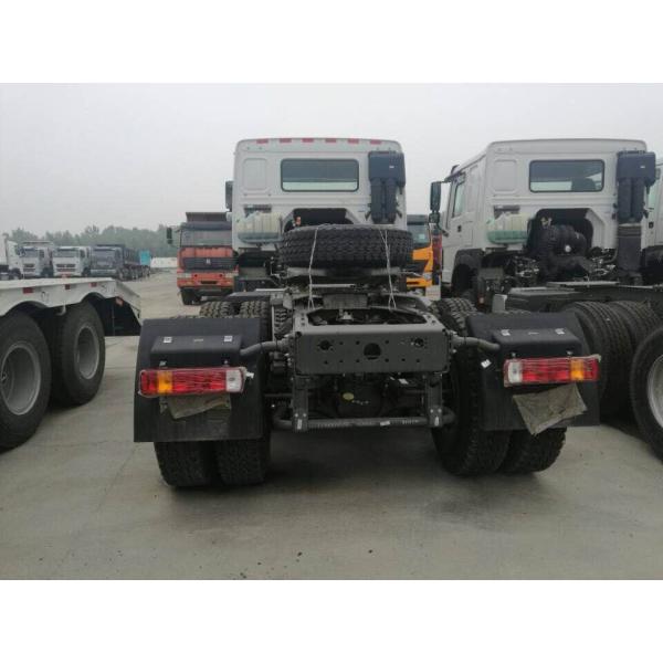 China low price sinoruk HOWO 6*4 right hand drive haulage truck head 371hp HOWO prime mover tractor truck for sale