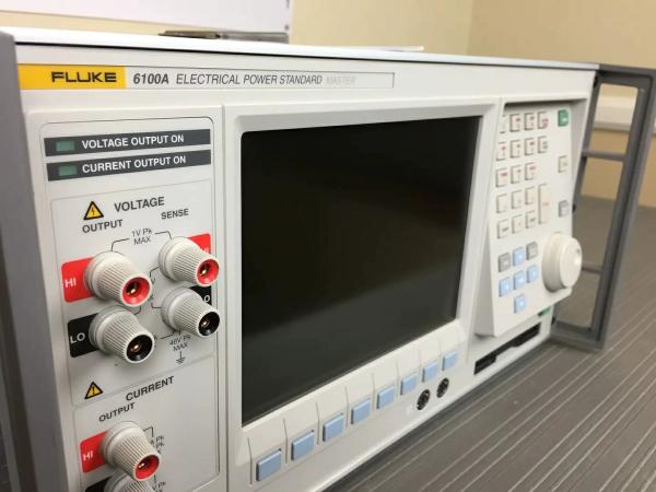 Fluke 6100A 1000 V / 20 A Electrical Power Quality Calibrator Multi Function