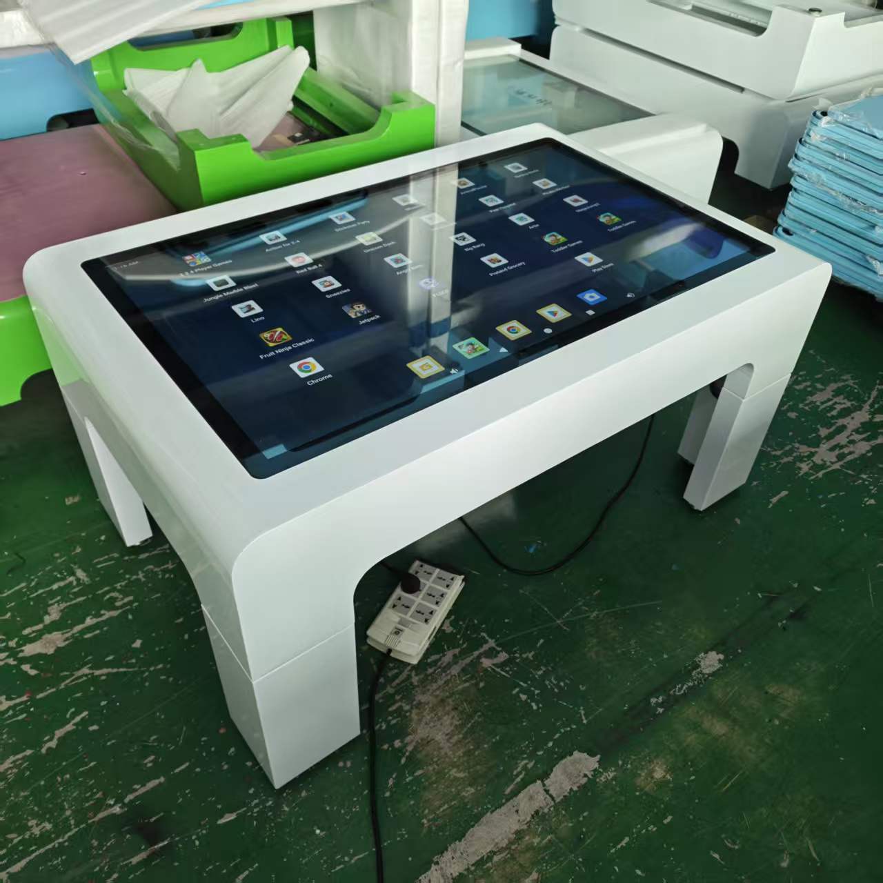 PCAP Touch Screen Table 32 43 55 Inch PC Win OS Detachable Legs For Kids Pre-education Meetings